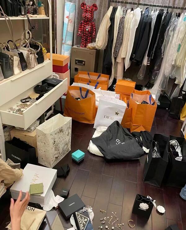黑河回收顶奢鞋服